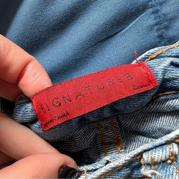 Signature 8 Distressed Denim Cutoff Shorts | Size Small - Picture 4 of 5